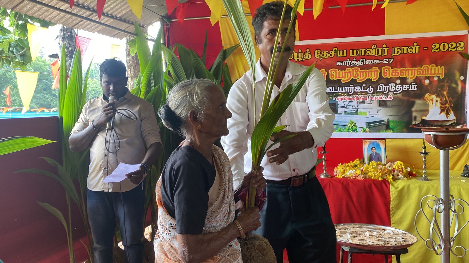 parents-of-maaveerar-honoured-in-mullaitivu-tamil-guardian